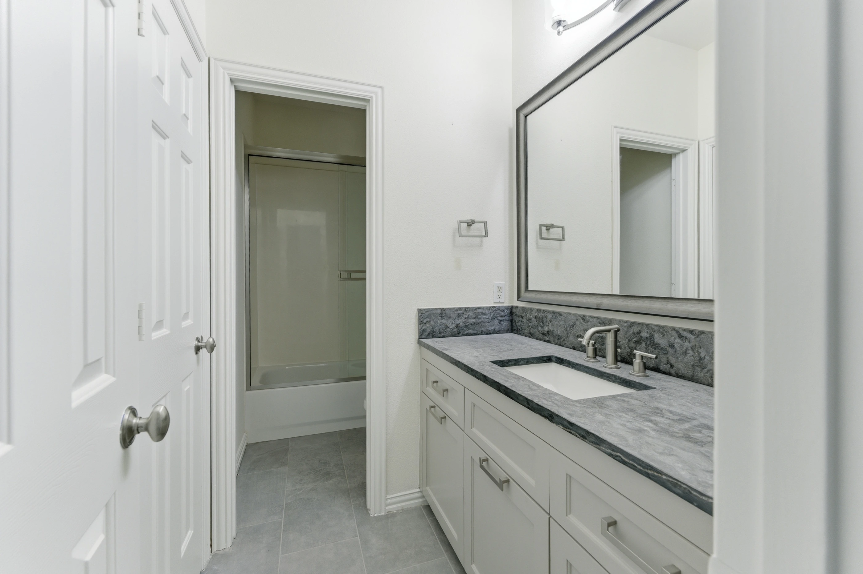 Upstairs bathroom alternate