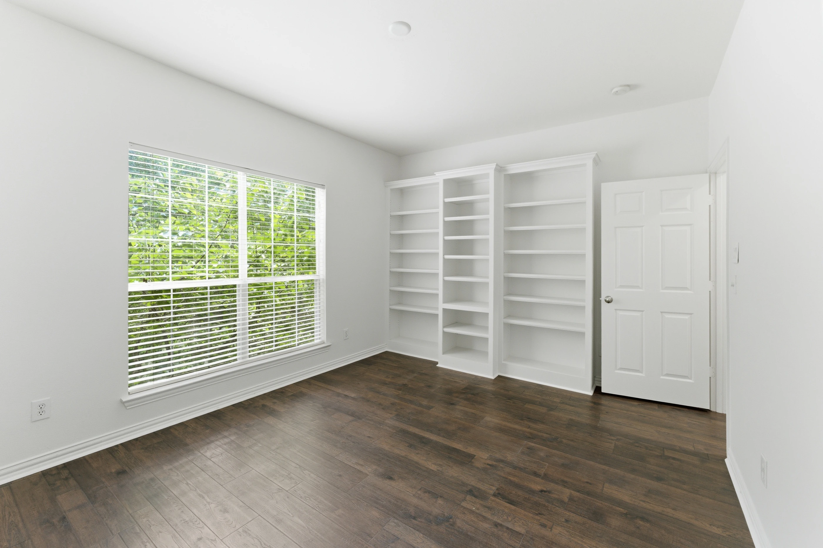 Second upstairs bedroom alternate